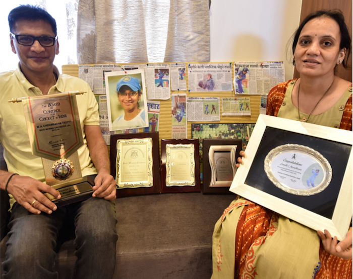 Smiriti Mandhana mom and dad
