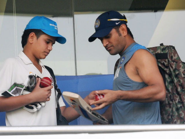 ms dhoni-arjun tendulkar