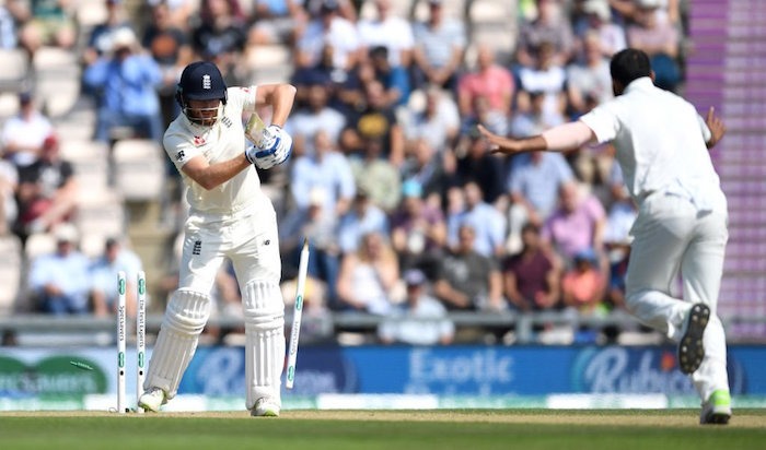 Mohammad Shami clean bowls Jonny Bairstow
