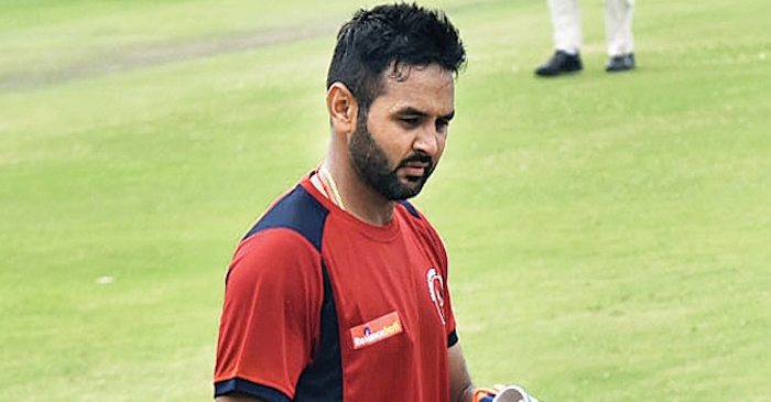 Parthiv Patel recorded on stump microphone using harsh words for on-field umpire during a LIVE match