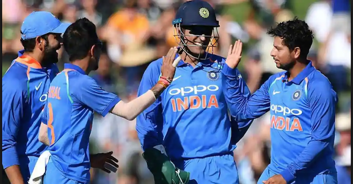 MS Dhoni pokes fun at Kuldeep Yadav while Yuzvendra Chahal gets ready to bowl