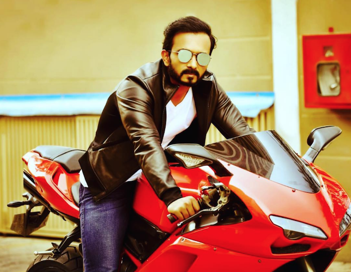 Kedar Jadhav bike