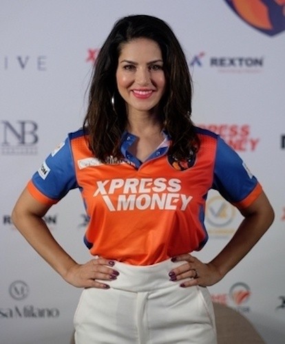 Sunny Leone T10 League 2019