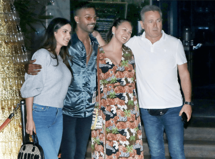 Hardik Pandya, Natasa Stankovic and family