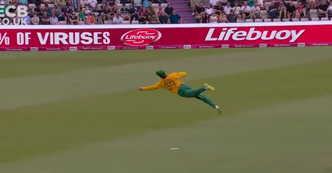 WATCH: Tristan Stubbs plucks a one-handed screamer to dismiss Moeen Ali in 3rd T20I