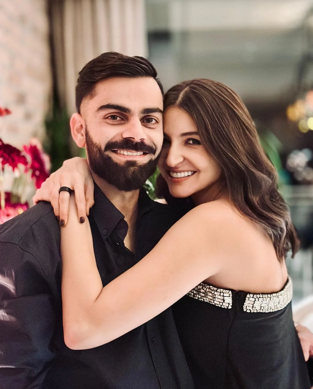 Virat Kohli and his wife Anushka Sharma PC-X