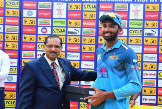 Smaran in Maharaj league