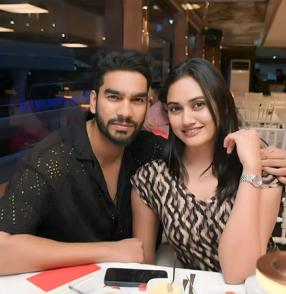 Venkatesh Iyer with wife Shruti Ragunathan