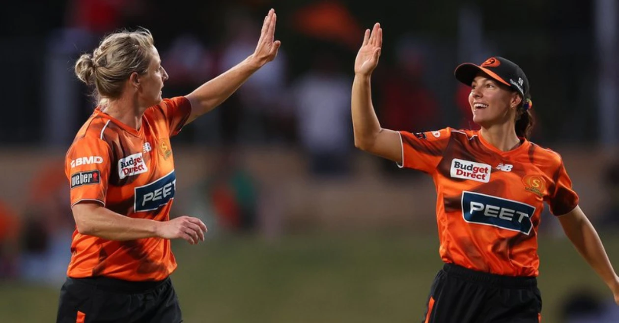 WBBL|11: Sophie Devine propels Perth Scorchers to a comprehensive win over Melbourne Renegades